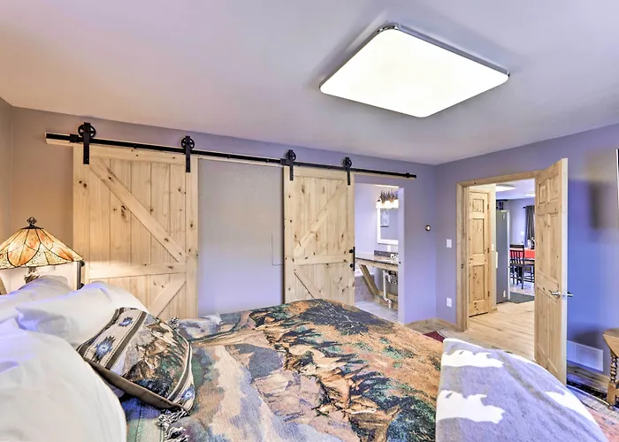 W/ Hot Tub, Sauna & Pool Table! * Centennial