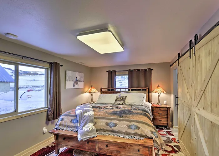 Holiday home W/ Hot Tub, Sauna & Pool Table!