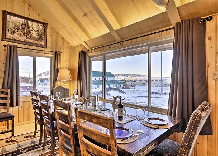Holiday home W/ Hot Tub, Sauna & Pool Table! *
