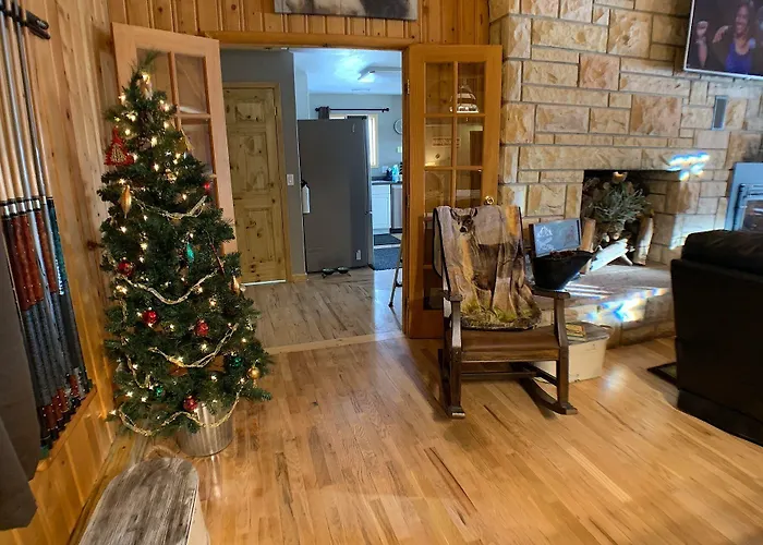 Holiday home W/ Hot Tub, Sauna & Pool Table! Centennial