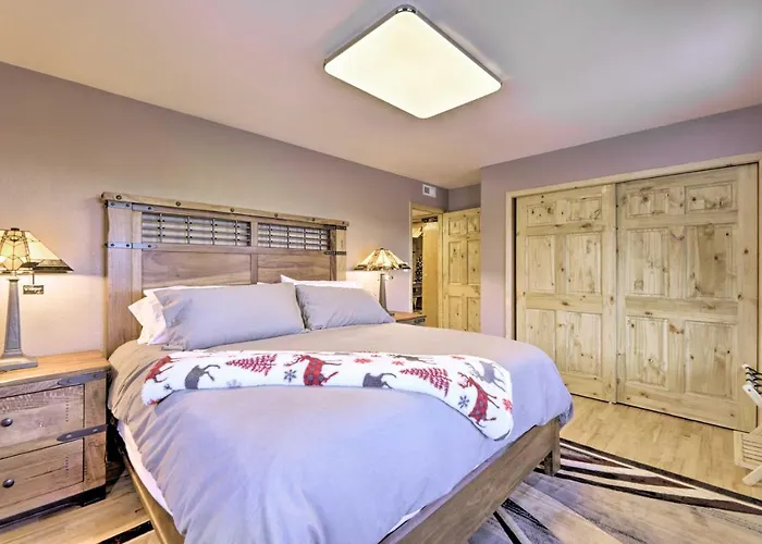 Holiday home W/ Hot Tub, Sauna & Pool Table! *
