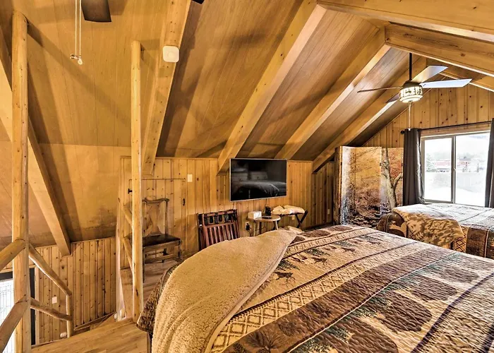 W/ Hot Tub, Sauna & Pool Table! *